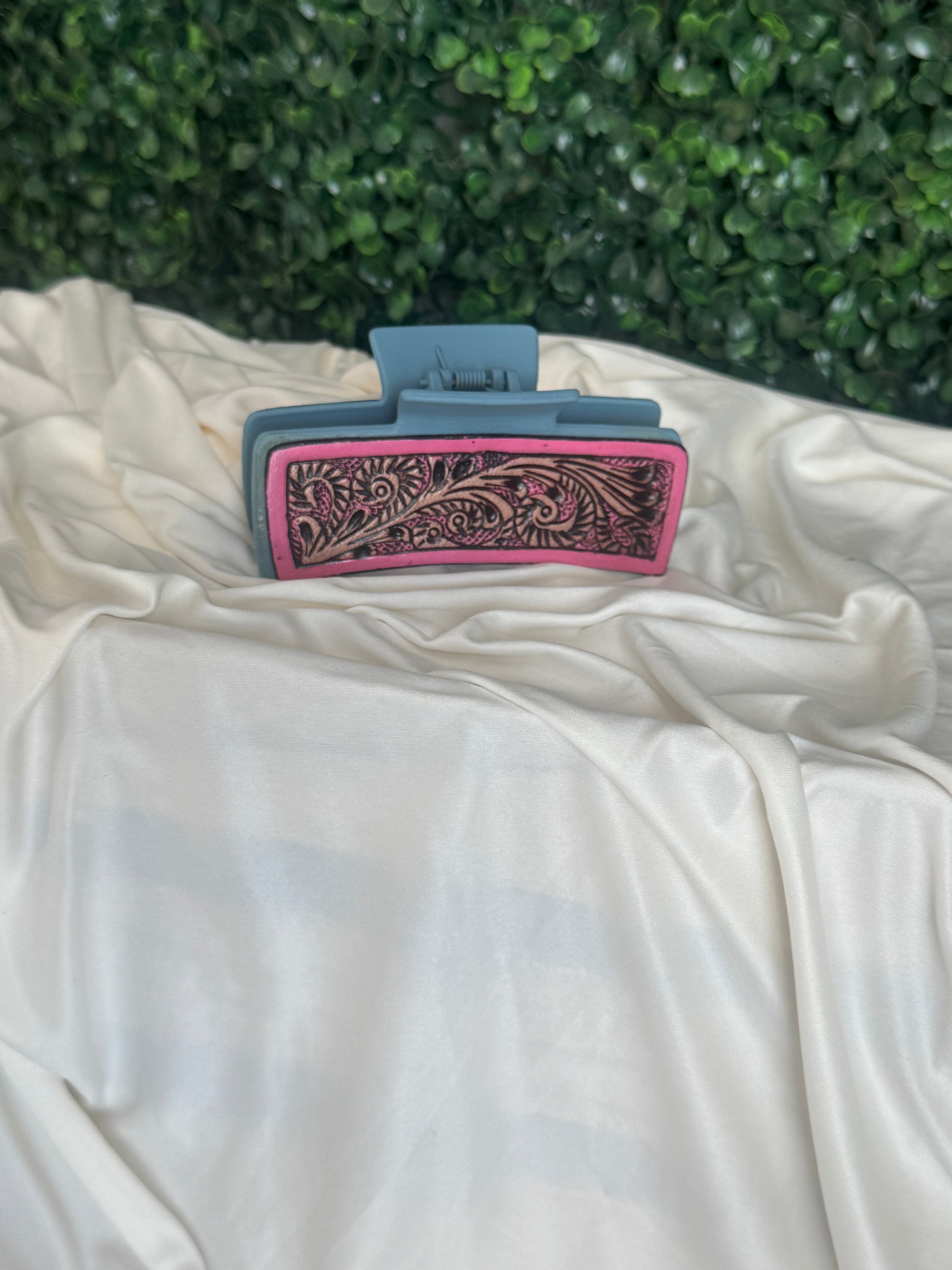 Dusty Rose Clip